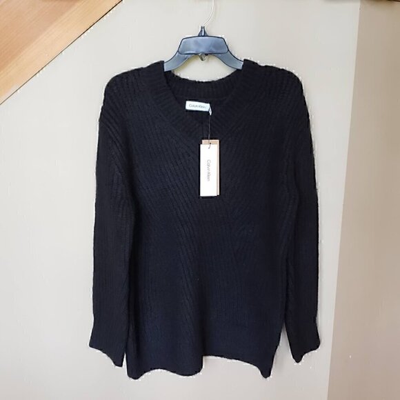 NWT Calvin Klein Relaxed Fit V-Neck Black Sweater -Merino Wool & Cozy! - Picture 5 of 11